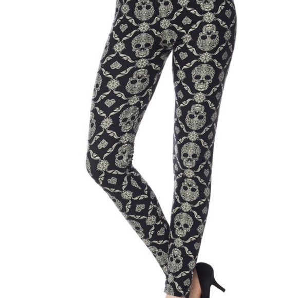 NWT!  1 Left!!!Halloween Skull Legging Size:10-20 - Picture 2 of 5